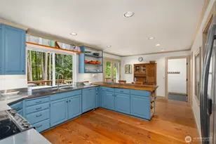 5249 Rose Ave NE, Bainbridge Island, WA 98110 - Photo 12