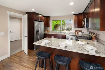 10902 26th Avenue SW, Seattle, WA 98146 - Photo 8