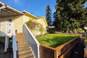 315 SE 2nd St, South Prairie, WA 98385 - Photo 6