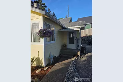 315 SE 2nd Street, South Prairie, WA 98385 - Photo 1
