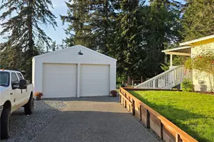 315 SE 2nd St, South Prairie, WA 98385 - Photo 4