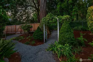 12220 102nd Pl NE, Kirkland, WA 98034 - Photo 32
