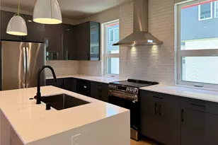 6905 42nd Ave S, Seattle, WA 98118 - Photo 2