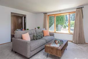 8821 221st Pl SW, Edmonds, WA 98026 - Photo 4