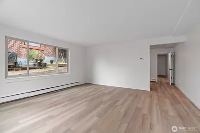6553 Greenwood Avenue N, Seattle, WA 98103 - Photo 22