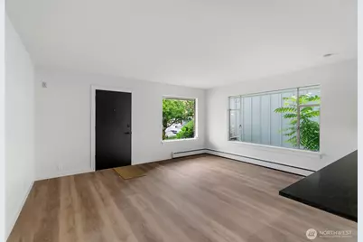 6553 Greenwood Avenue N, Seattle, WA 98103 - Photo 8