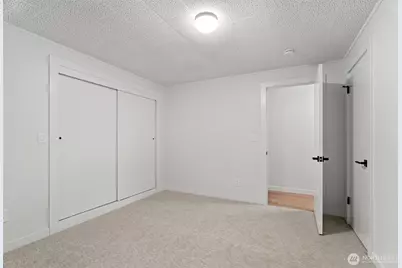 6553 Greenwood Avenue N, Seattle, WA 98103 - Photo 28