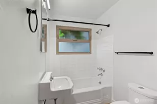 6553 Greenwood Ave N, Seattle, WA 98103 - Photo 26