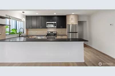 6553 Greenwood Avenue N, Seattle, WA 98103 - Photo 6
