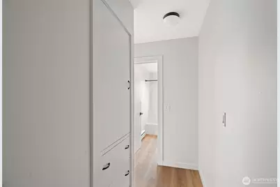 6553 Greenwood Avenue N, Seattle, WA 98103 - Photo 14
