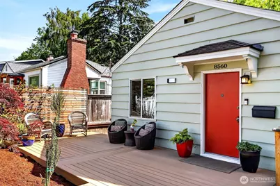 8560 37th Avenue SW, Seattle, WA 98126 - Photo 2