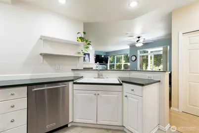 424 228th Street SW #H101, Bothell, WA 98021 - Photo 14
