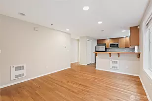 11710 Greenwood Ave N, Seattle, WA 98133 - Photo 4