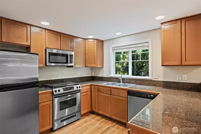 11710 Greenwood Avenue N #C, Seattle, WA 98133 - Photo 10