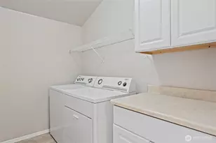 11710 Greenwood Ave N, Seattle, WA 98133 - Photo 16