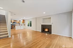11710 Greenwood Ave N, Seattle, WA 98133 - Photo 2