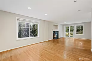 11710 Greenwood Ave N, Seattle, WA 98133 - Photo 6