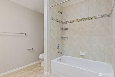 11710 Greenwood Avenue N #C, Seattle, WA 98133 - Photo 20