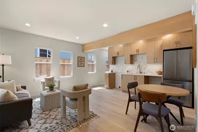 8045 19th Avenue NE, Seattle, WA 98115 - Photo 2