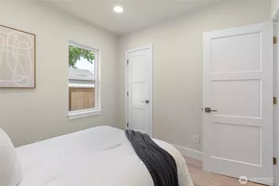 8045 19th Avenue NE, Seattle, WA 98115 - Photo 16