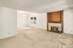 18855 SE 42nd St, Issaquah, WA 98027 - Photo 8