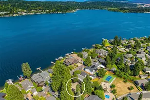 18855 SE 42nd St, Issaquah, WA 98027 - Photo 4