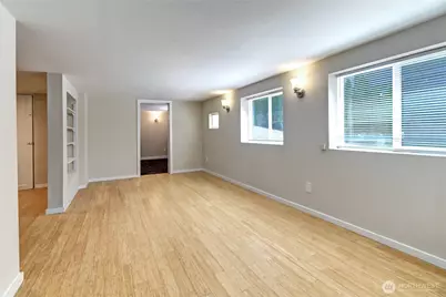 7043 17 Avenue NW, Seattle, WA 98117 - Photo 14