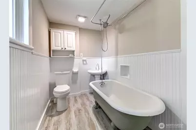 7043 17 Avenue NW, Seattle, WA 98117 - Photo 6