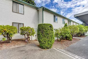1934 SW 318th Pl, Federal Way, WA 98023 - Photo 2