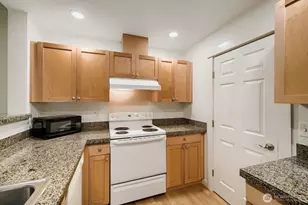 25025 SE Klahanie Blvd, Sammamish, WA 98029 - Photo 8
