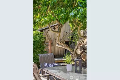 2600 W Howe Street, Seattle, WA 98199 - Photo 20
