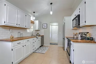 2438 Tyndell Circle SW, Tumwater, WA 98512 - Photo 10