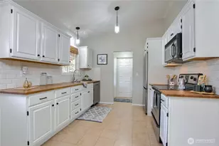 2438 Tyndell Cir SW, Tumwater, WA 98512 - Photo 10