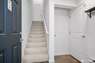 15720 Manor Way, Lynnwood, WA 98087 - Photo 2