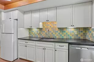 4629 W Lake Sammamish Pkwy SE, Issaquah, WA 98027 - Photo 12
