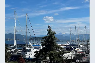 3120 R Avenue #3, Anacortes, WA 98221 - Photo 2