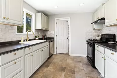 22628 87th Avenue W, Edmonds, WA 98026 - Photo 14