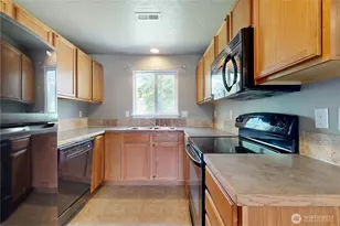 1310 SW Riparian Ct, College Place, WA 99324 - Photo 8