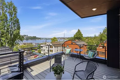 2019 Minor Avenue E, Seattle, WA 98102 - Photo 2