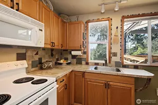 4225 Beach Dr, Freeland, WA 98249 - Photo 14