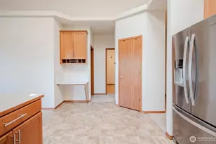 3906 68th Dr NE, Marysville, WA 98270 - Photo 8