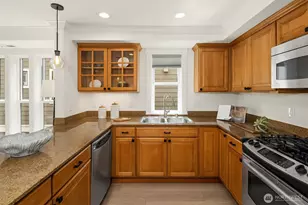 746 Boylston Ave E, Seattle, WA 98102 - Photo 18