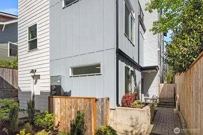 1802 38th Avenue, Seattle, WA 98122 - Photo 2