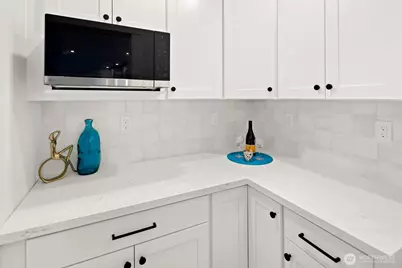 2500 Lorentz Place N, Seattle, WA 98109 - Photo 12