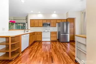 18505 SE Newport Way, Issaquah, WA 98027 - Photo 10