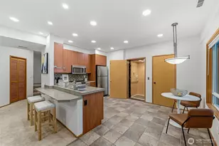 4200 W Lake Sammamish Pkwy SE, Bellevue, WA 98008 - Photo 18