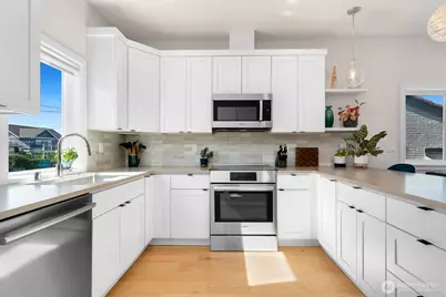 1338 California Ave SW, Seattle, WA 98116 - Photo 10