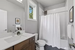 24309 NE 24th St, Sammamish, WA 98074 - Photo 28