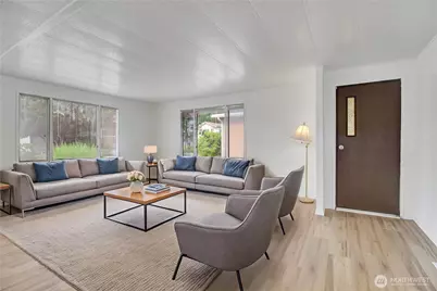 5001 180th Street SW #10, Lynnwood, WA 98037 - Photo 2
