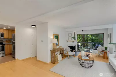 10919 NE 35th Place #4, Bellevue, WA 98004 - Photo 2